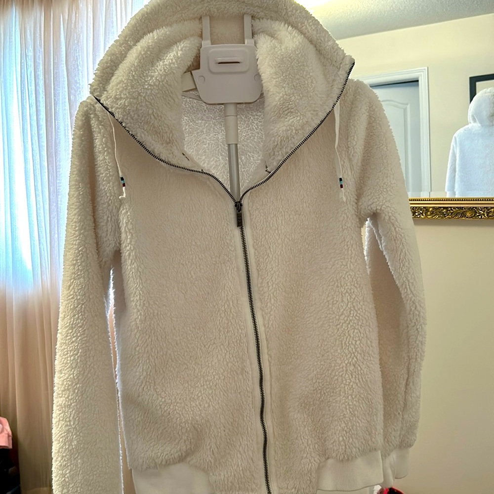 Roxy size s junior fuzzy teddy jacket.